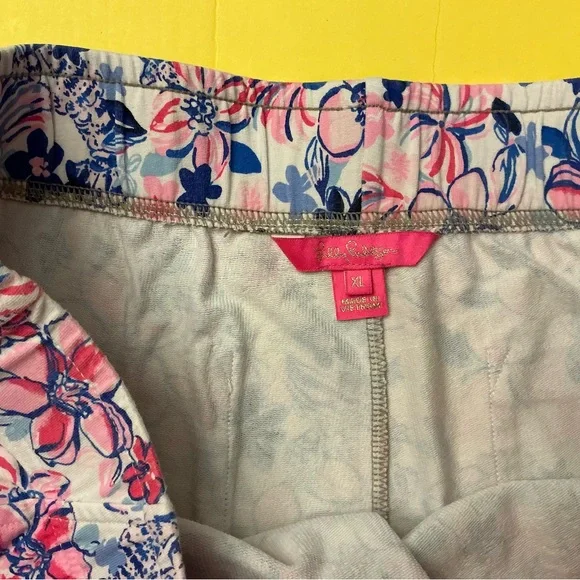 Lilly Pulitzer Kylar knit shorts sz XL Party Like a Lobstar - Picture 3 of 5